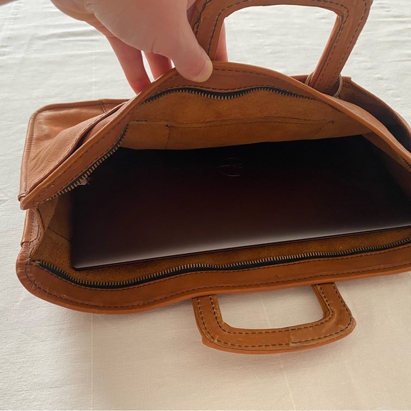 Vintage Classic Tan Leather Briefcase - Picture 3 of 11